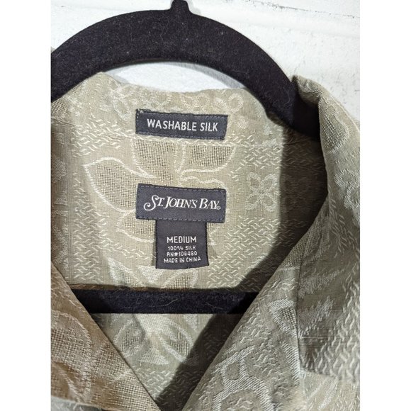 St. John's Bay 100% Silk Button Down Short Sleeve Men's Shirt Size M - Picture 3 of 5